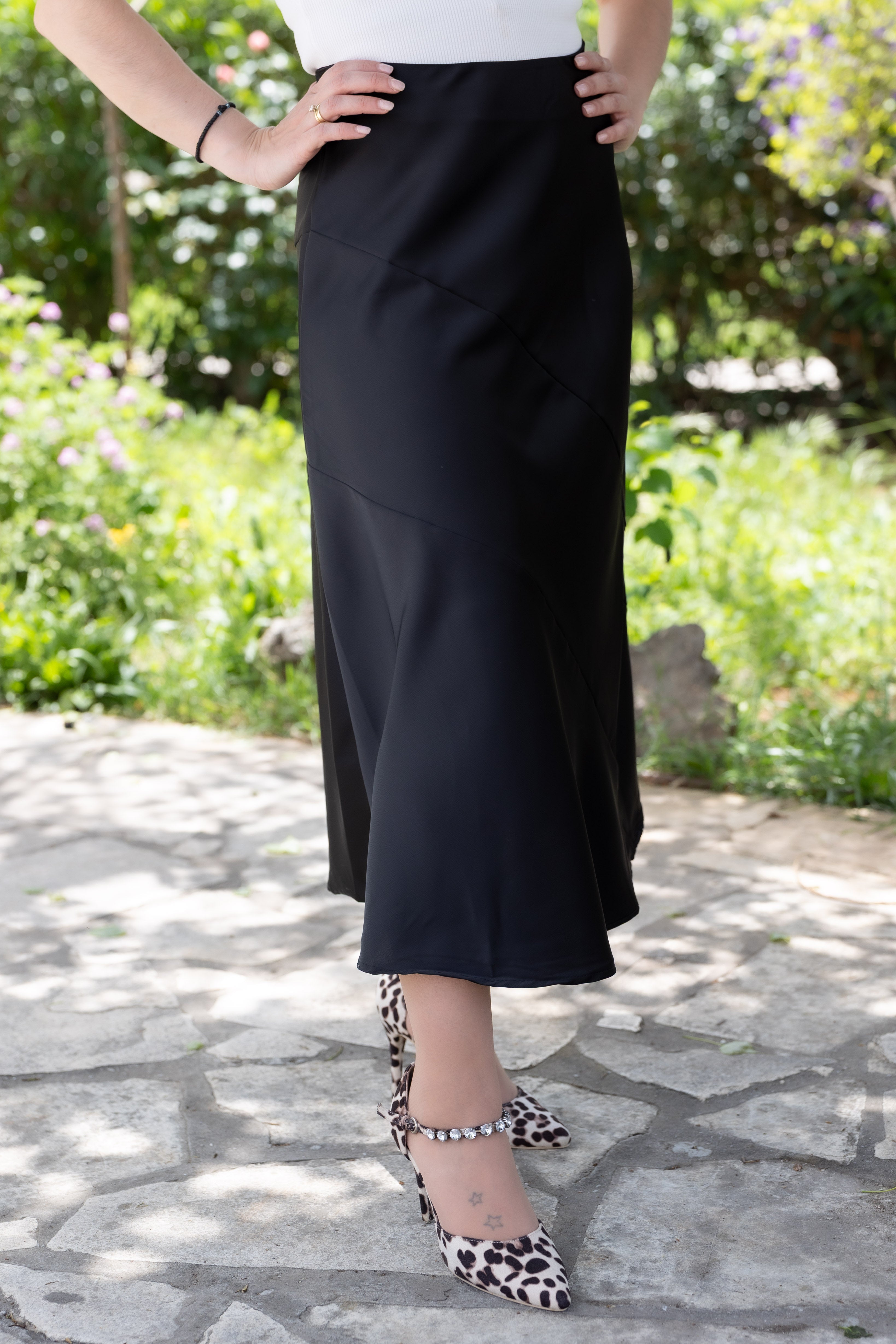 Μαύρη Σατέν Midi Φούστα