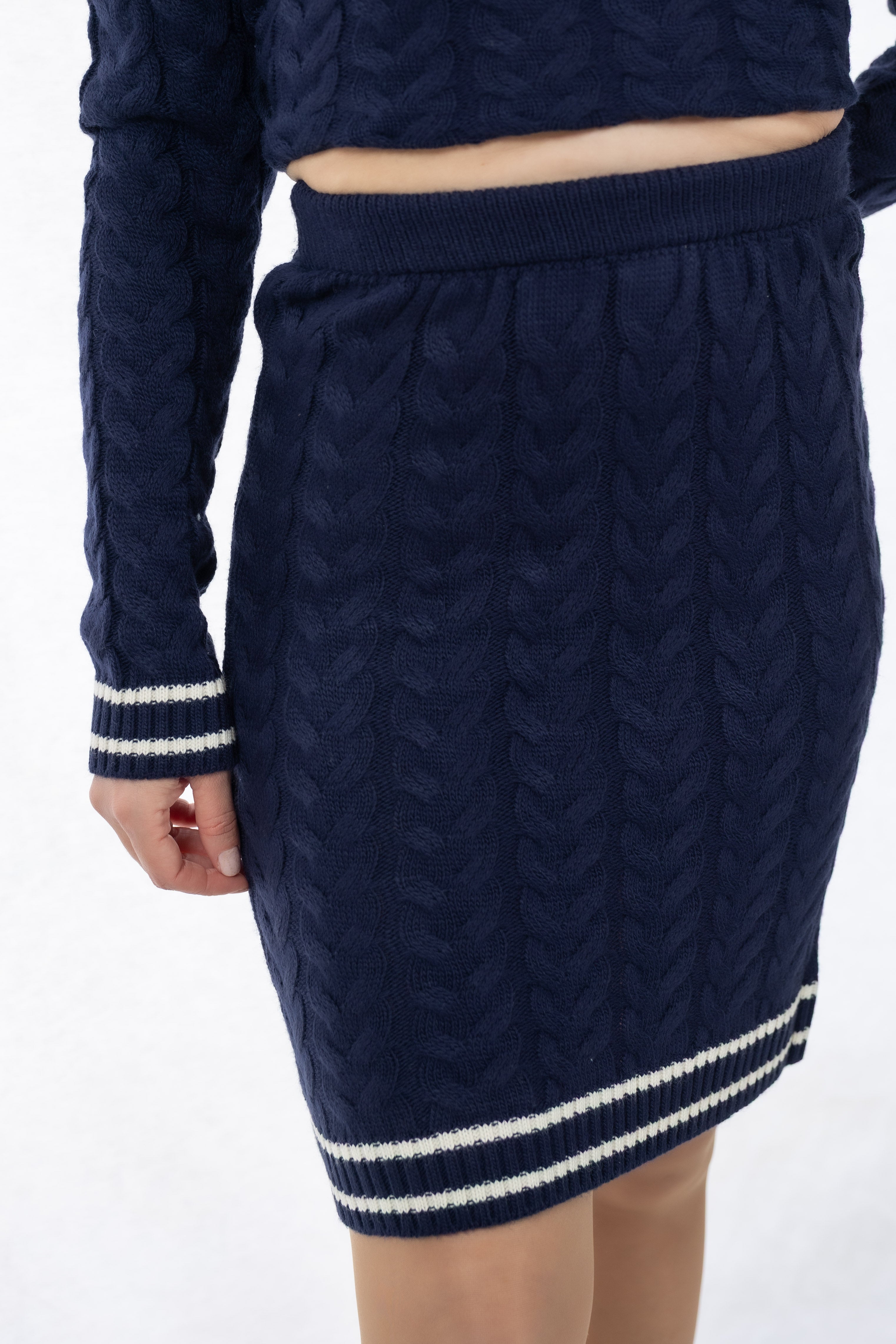 Simple But Chic-Navy Edition