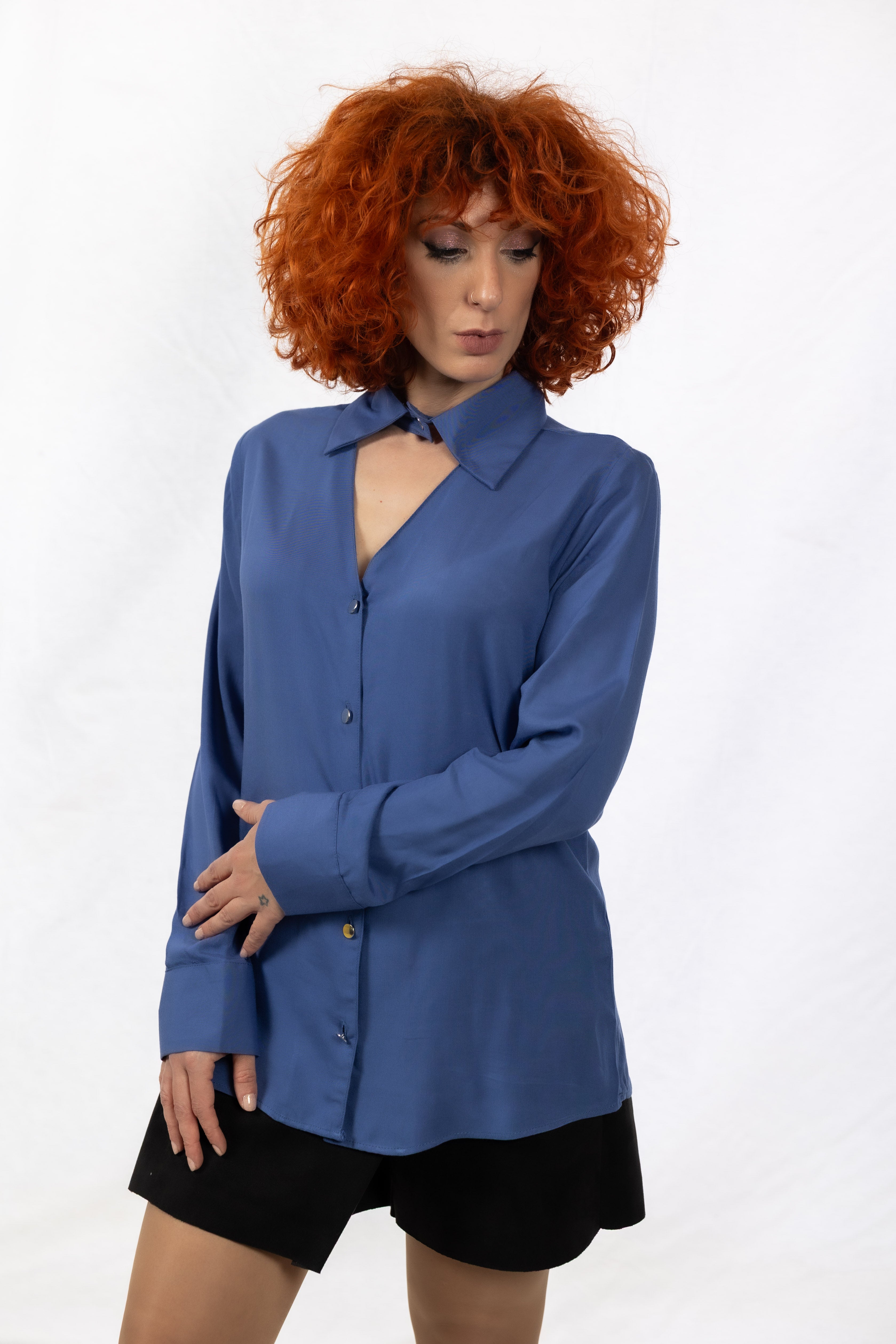 Πουκάμισο Με Ιδιαίτερο Κούμπωμα Στον Γιακά