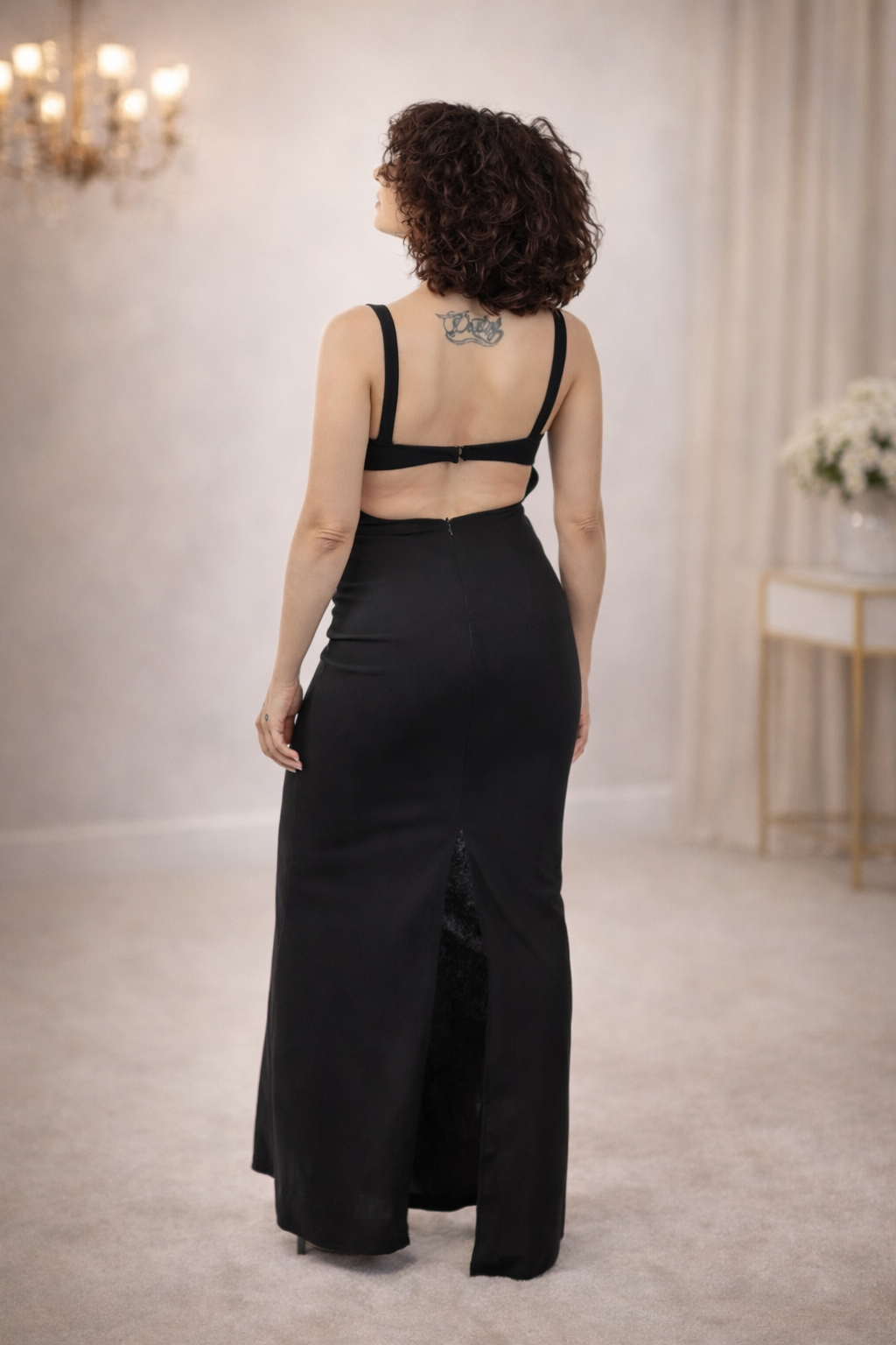 Βραδινό Μάξι Φόρεμα Με Έξω Πλάτη